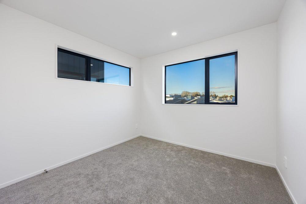 Brandnew standalone 3 beds 2.5 baths house with garage, move-in ready, close to the train station, shops, cafes, schools, child care center and the famous Bruce Pulman Park. Zoned for Kauri Flat School, Mansell Senior School and Papakura High School, 25 John Gray Street, Takanini, Auckland