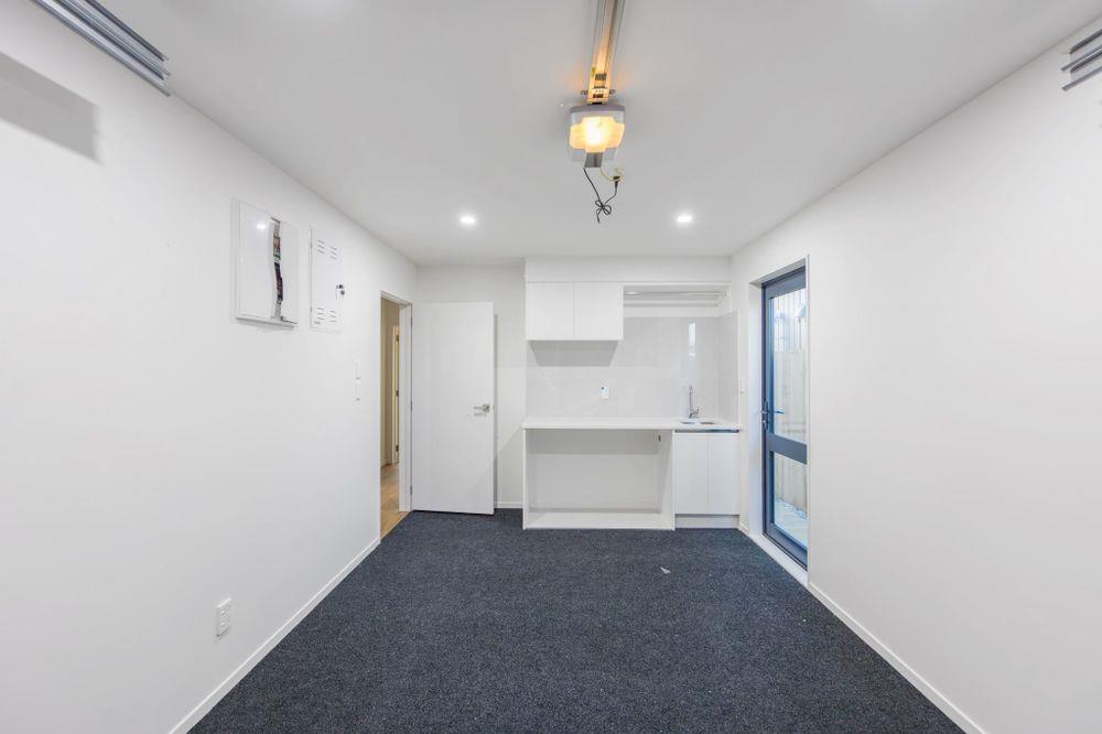 Brandnew standalone 3 beds 2.5 baths house with garage, move-in ready, close to the train station, shops, cafes, schools, child care center and the famous Bruce Pulman Park. Zoned for Kauri Flat School, Mansell Senior School and Papakura High School, 25 John Gray Street, Takanini, Auckland