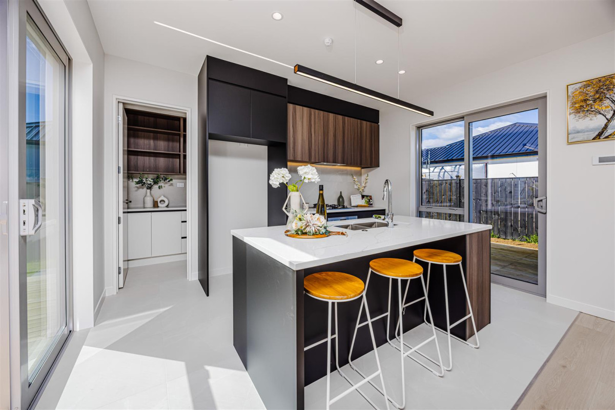 Must sell, 10-Year Master Build Guarantee, Brandnew 4 beds 2.5 baths house with double garage on 500m2 section, Surrounded by quality homes in a desirable community, 20 Kakano Street, Clevedon, Auckland
