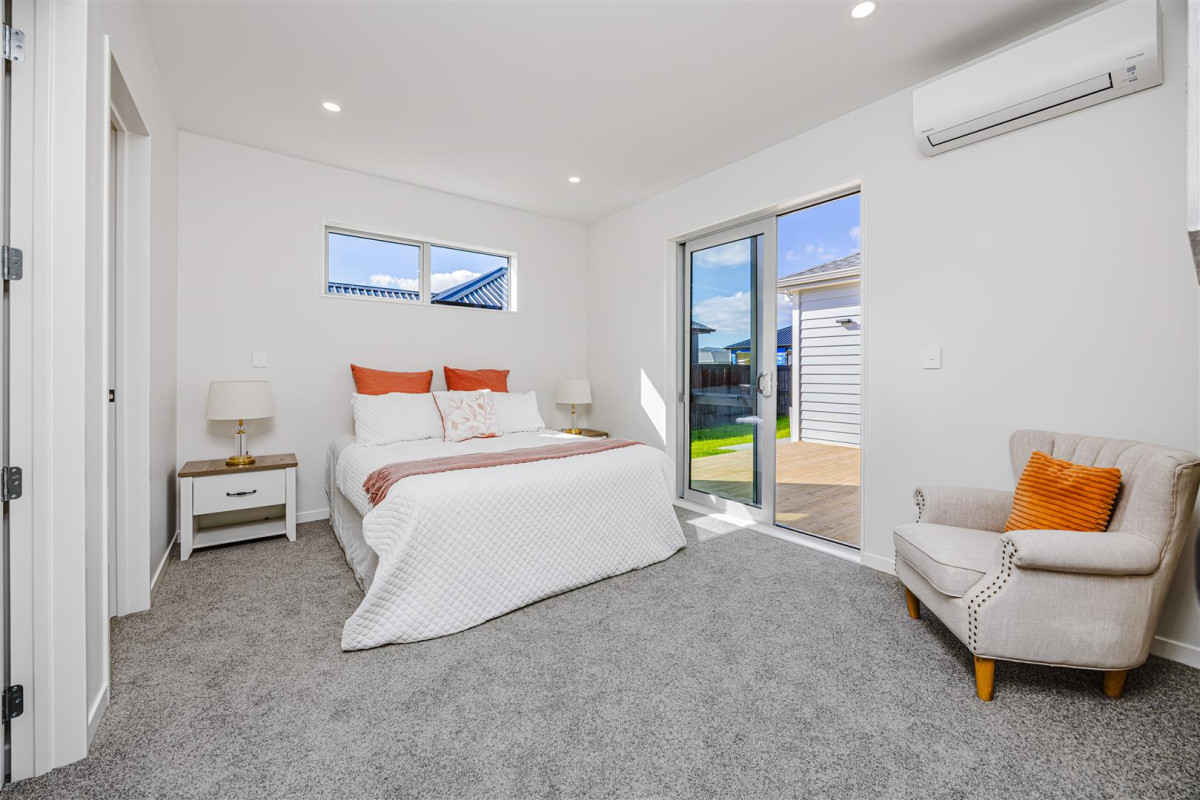 Must sell, 10-Year Master Build Guarantee, Brandnew 4 beds 2.5 baths house with double garage on 500m2 section, Surrounded by quality homes in a desirable community, 20 Kakano Street, Clevedon, Auckland