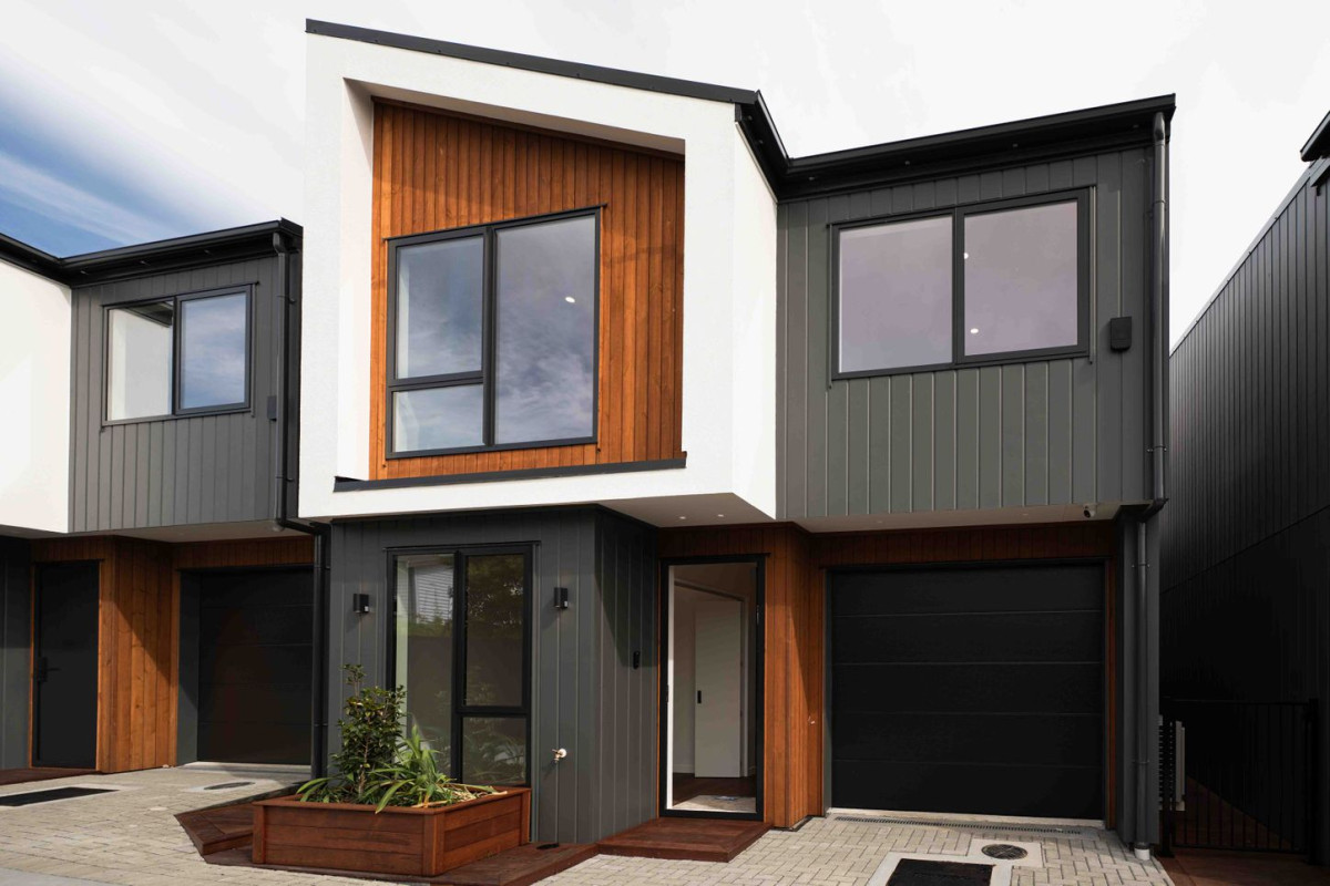 Master Builder 10-Year Guarantee, Double Westlake school zone, 174m2 Brandnew standalone 4 beds + flexi room 3 baths home with garage, Flexi room and 1 bath ground floor, close to schools, shopping centre, beach, motorway access, 6/7 Alma Road, Milford, Auckland