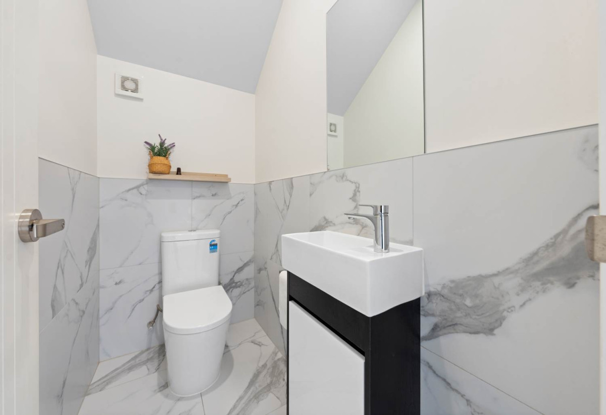 Owner Moving Overseas – Must Sell, 7 beds 6.5 baths house with double garage and 2 beds granny on 377m2 section, close to Ormiston Town Centre, parks, schools, zoned for Te Uho o Te Nikau Primary School, Ormiston Junior College, and Ormiston Senior College, 8 Hauhake Road, Flat Bush, Auckland