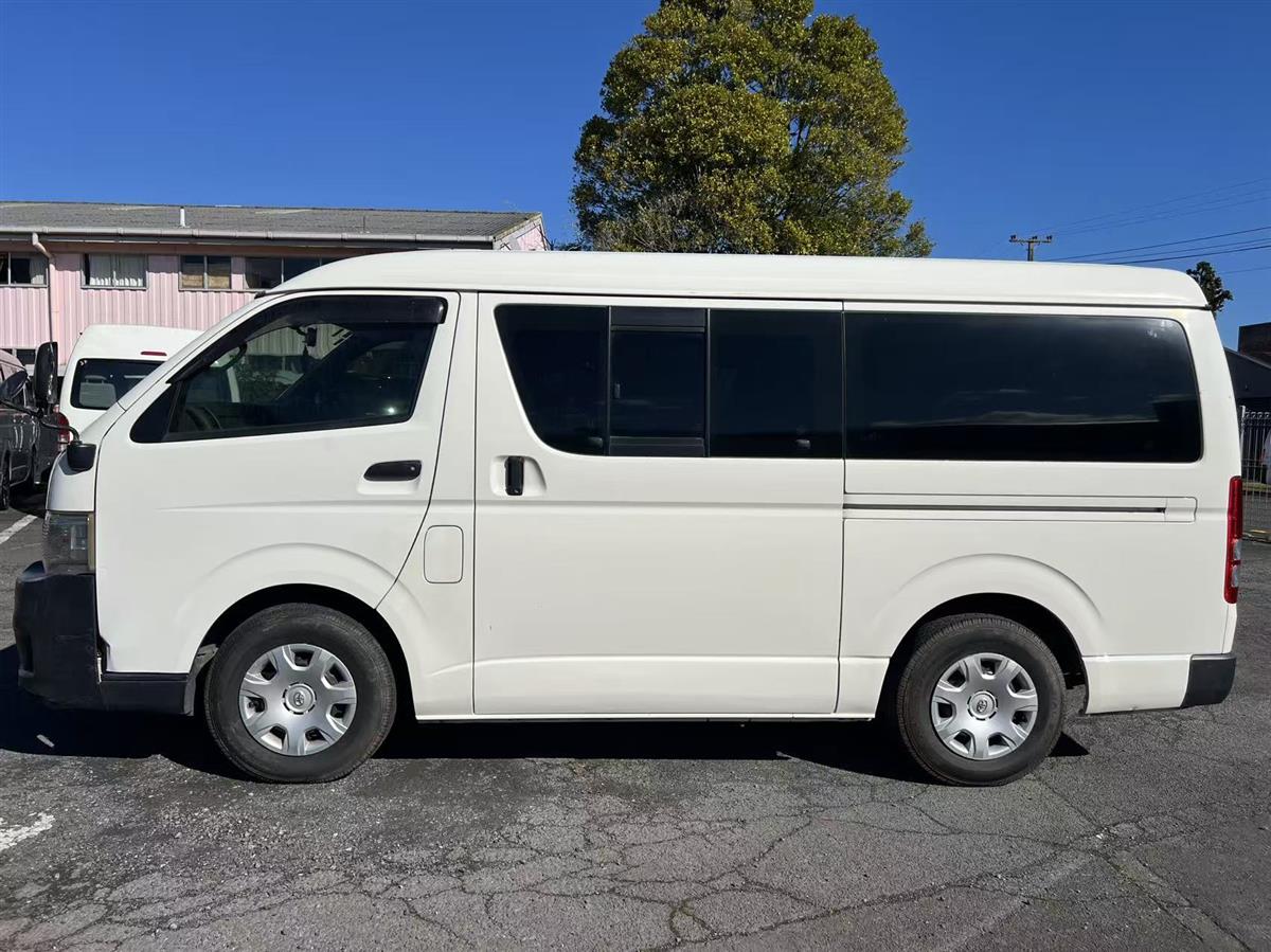 2012 Toyota Hiace Mini Bus Van Automatic, 10 seats, 4 doors, Tow Bar, Petrol, 2,693 cc, 136,947 km