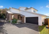 Owners Relocating, 163m2 3 beds 2.5 baths house with double garage on 364m2 section, close to local schools, shops, and public transport, with Sturges Road Train Station just a short distance away, plus easy access to the amenities of Henderson and Lincoln Road, 4B Virginia Street, Henderson, Auckland