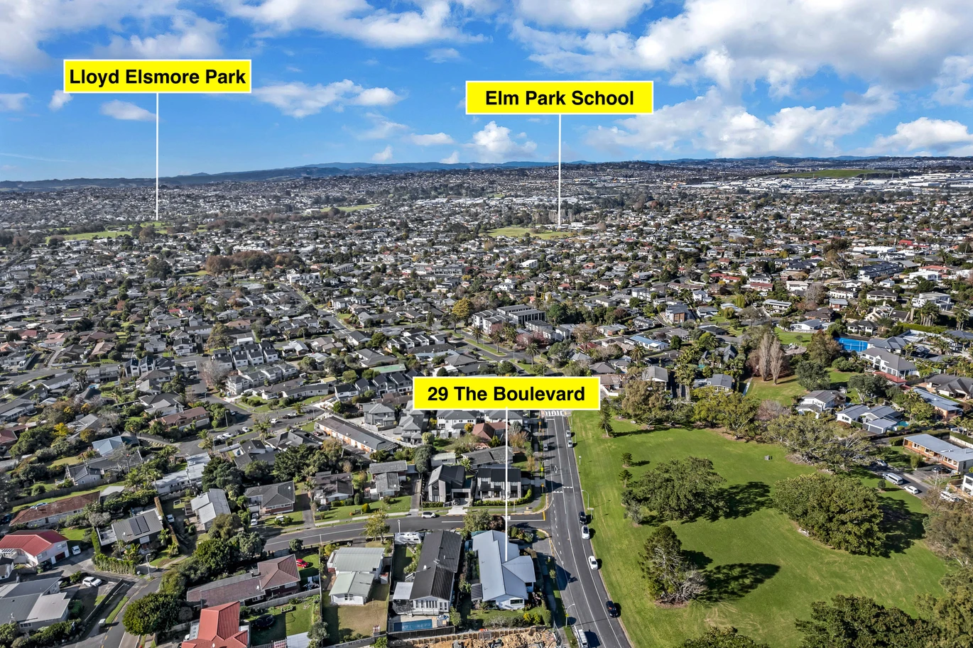 675m2 corner site, Opposite to a Park, 5 beds 3 baths house with double garage, zoned for Sunnyhills School, Farm Cove Intermediate, and Pakuranga College, with both Sunnyhills School and St Kentigern College within walking distance, The owner has obtained the neighbouring property’s consent for stormwater access, 29 The Boulevard Sunnyhills, Auckland