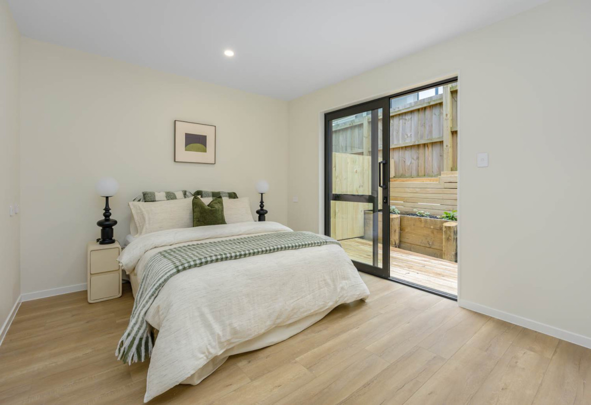 Double Westlake school zone, Brandnew standalone 4 beds (2 ensuites) 3.5 baths home with double garage, walking distance to Pupuke Golf Course; minutes to Milford Shopping Centre, In zone for Westlake Boys’ High School, Westlake Girls’ High School, and Campbells Bay Primary, 9C Catalina Crescent, Forrest Hill, Auckland