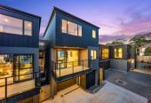 Double Westlake school zone, Brandnew standalone 4 beds (2 ensuites) 3.5 baths home with double garage, walking distance to Pupuke Golf Course; minutes to Milford Shopping Centre, In zone for Westlake Boys’ High School, Westlake Girls’ High School, and Campbells Bay Primary, 9C Catalina Crescent, Forrest Hill, Auckland