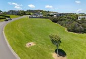 Vendors relocating overseas, 1716m2 Lifestyle section, 4.4 km to Ormiston town centre, 24 Sovereign Street, Flat Bush, Auckland
