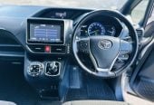 2014 Toyota Voxy HYBRID !! HIGH SPEC !! Van Tiptronic, 7 seats, New Import, Hybrid, 1,800 cc, 99,737 km