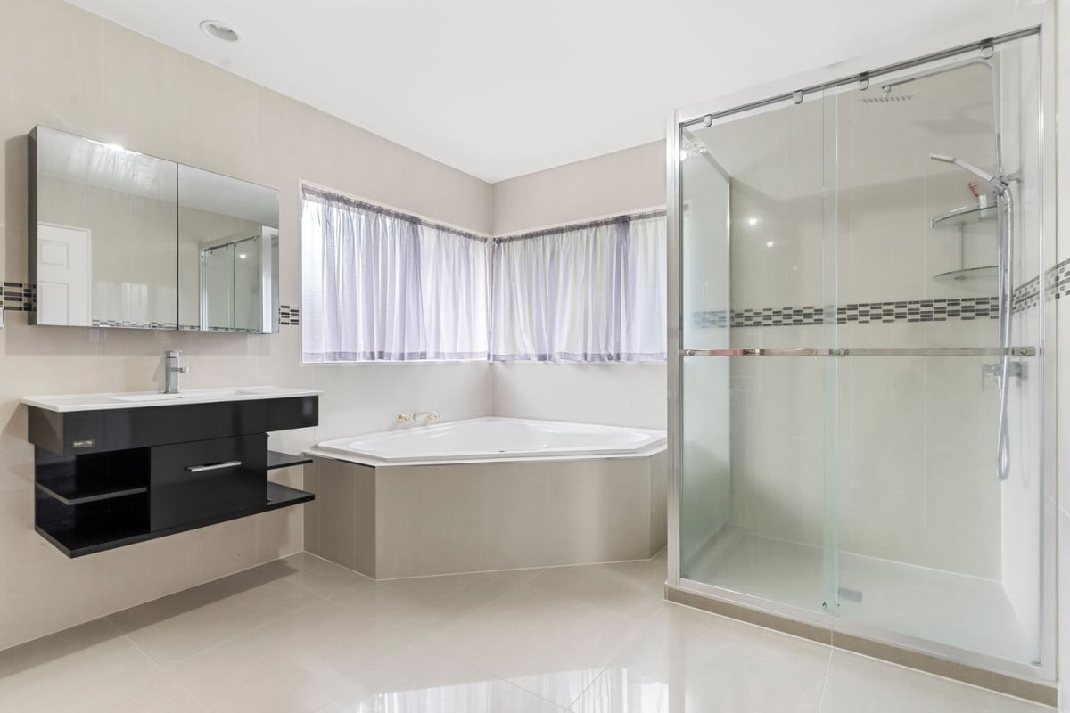 Once in 20 years, 329m2 Brick and tile 5 beds (2 ensuites) 3 baths house with double garage on 703m2 section, 3 beds 1 bath ground floor, Nearby to Meadowland Shopping Centre for restaurants, gym and shopping essentials. In zone for Cockle Bay School, Somerville Intermediate and Howick College, 9 Nathan Close, Somerville, Auckland