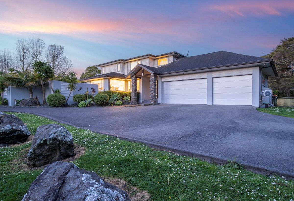 437m2 Resort – Style Luxury 6 beds 4 baths house with triple garage on 3542m2 section, just minutes from Albany, motorway access, and top schools including Kristin and Pinehurst Schools, Upper Harbour Primary School, Albany Junior and Senior High Schools, 30 Wicklam Lane, Greenhithe, Auckland