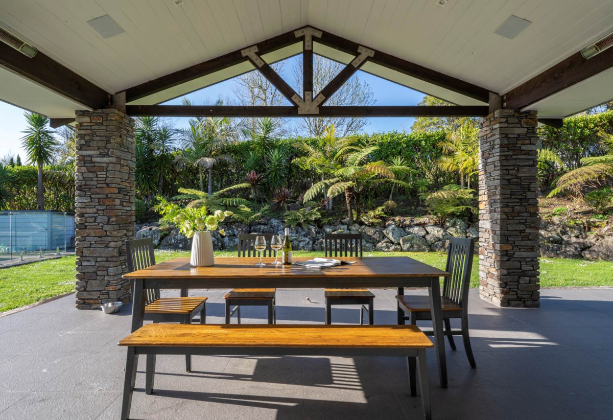 437m2 Resort – Style Luxury 6 beds 4 baths house with triple garage on 3542m2 section, just minutes from Albany, motorway access, and top schools including Kristin and Pinehurst Schools, Upper Harbour Primary School, Albany Junior and Senior High Schools, 30 Wicklam Lane, Greenhithe, Auckland