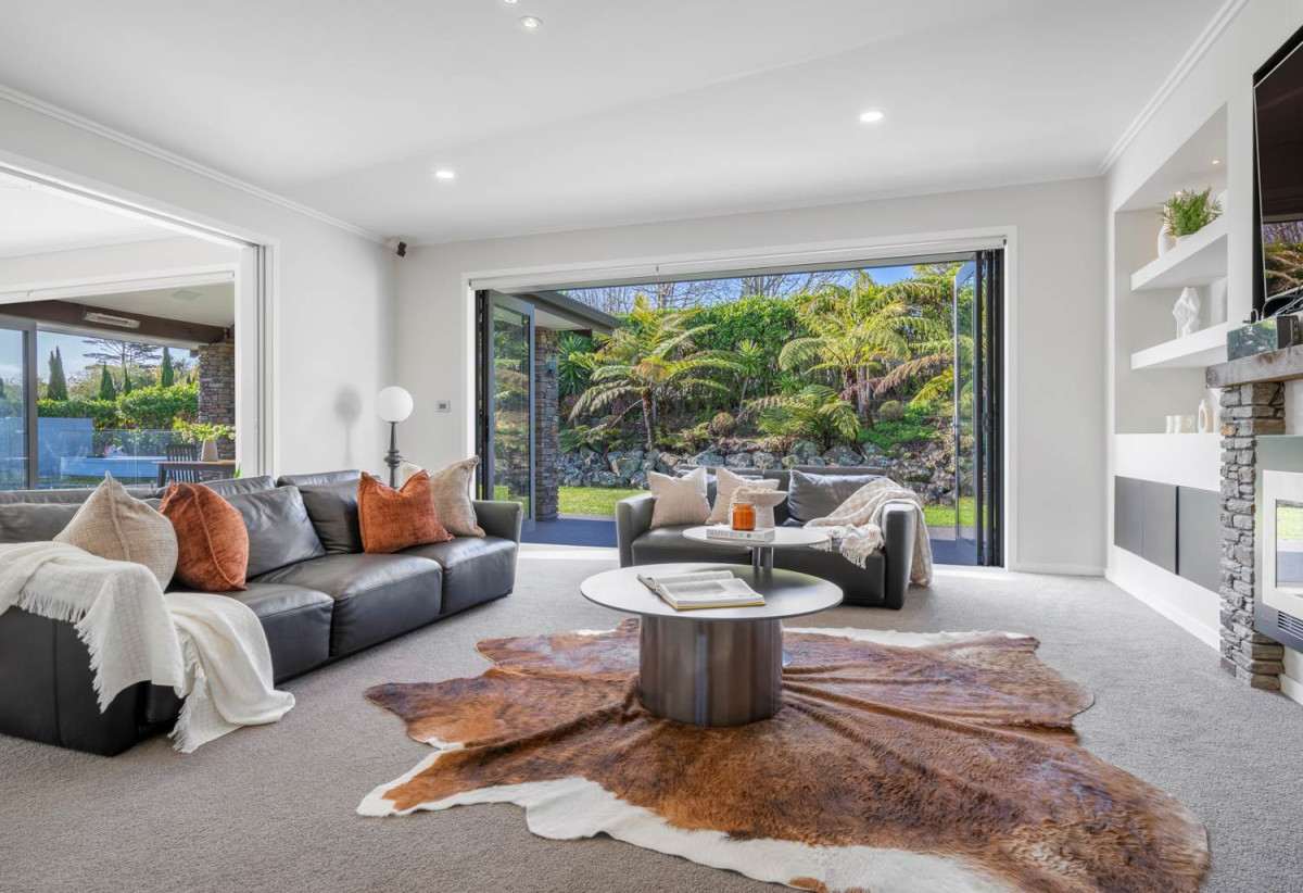 437m2 Resort – Style Luxury 6 beds 4 baths house with triple garage on 3542m2 section, just minutes from Albany, motorway access, and top schools including Kristin and Pinehurst Schools, Upper Harbour Primary School, Albany Junior and Senior High Schools, 30 Wicklam Lane, Greenhithe, Auckland