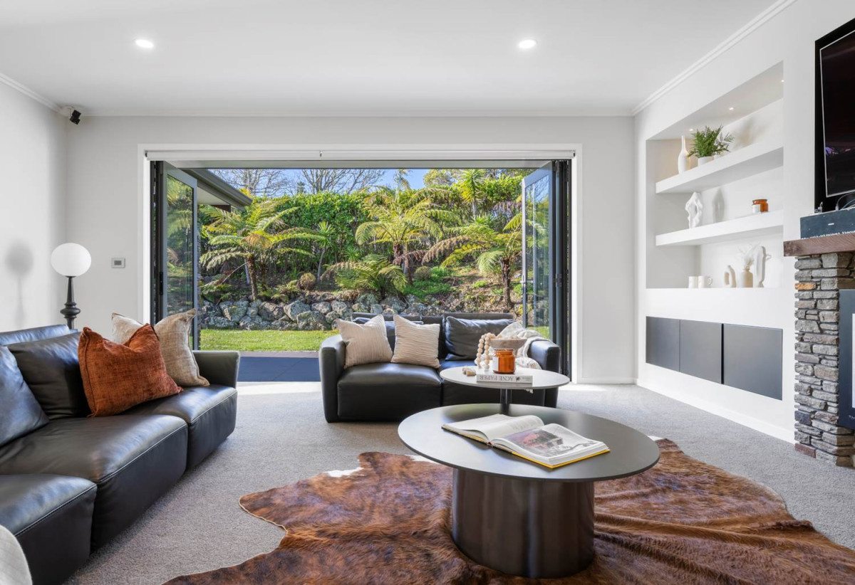 437m2 Resort – Style Luxury 6 beds 4 baths house with triple garage on 3542m2 section, just minutes from Albany, motorway access, and top schools including Kristin and Pinehurst Schools, Upper Harbour Primary School, Albany Junior and Senior High Schools, 30 Wicklam Lane, Greenhithe, Auckland