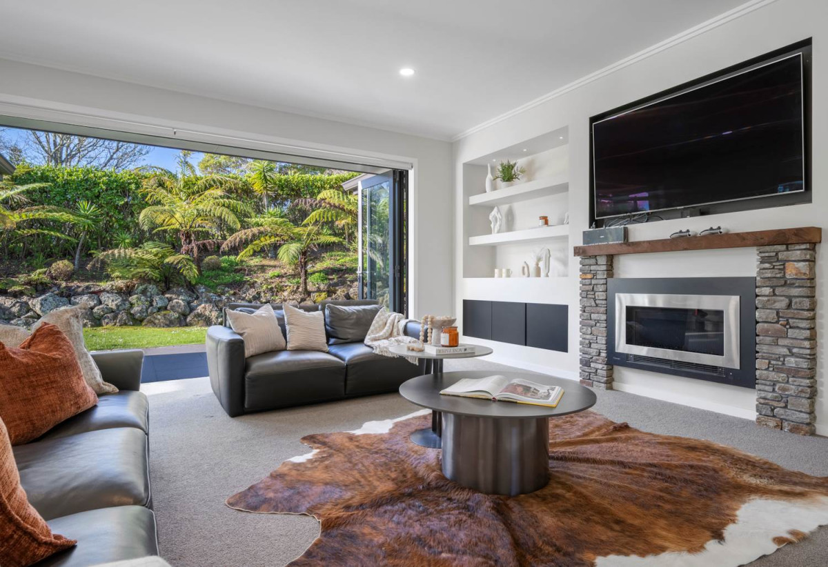 437m2 Resort – Style Luxury 6 beds 4 baths house with triple garage on 3542m2 section, just minutes from Albany, motorway access, and top schools including Kristin and Pinehurst Schools, Upper Harbour Primary School, Albany Junior and Senior High Schools, 30 Wicklam Lane, Greenhithe, Auckland