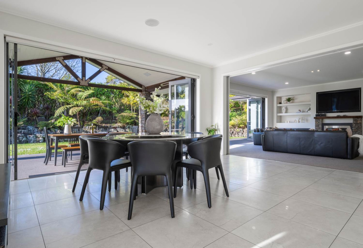 437m2 Resort – Style Luxury 6 beds 4 baths house with triple garage on 3542m2 section, just minutes from Albany, motorway access, and top schools including Kristin and Pinehurst Schools, Upper Harbour Primary School, Albany Junior and Senior High Schools, 30 Wicklam Lane, Greenhithe, Auckland