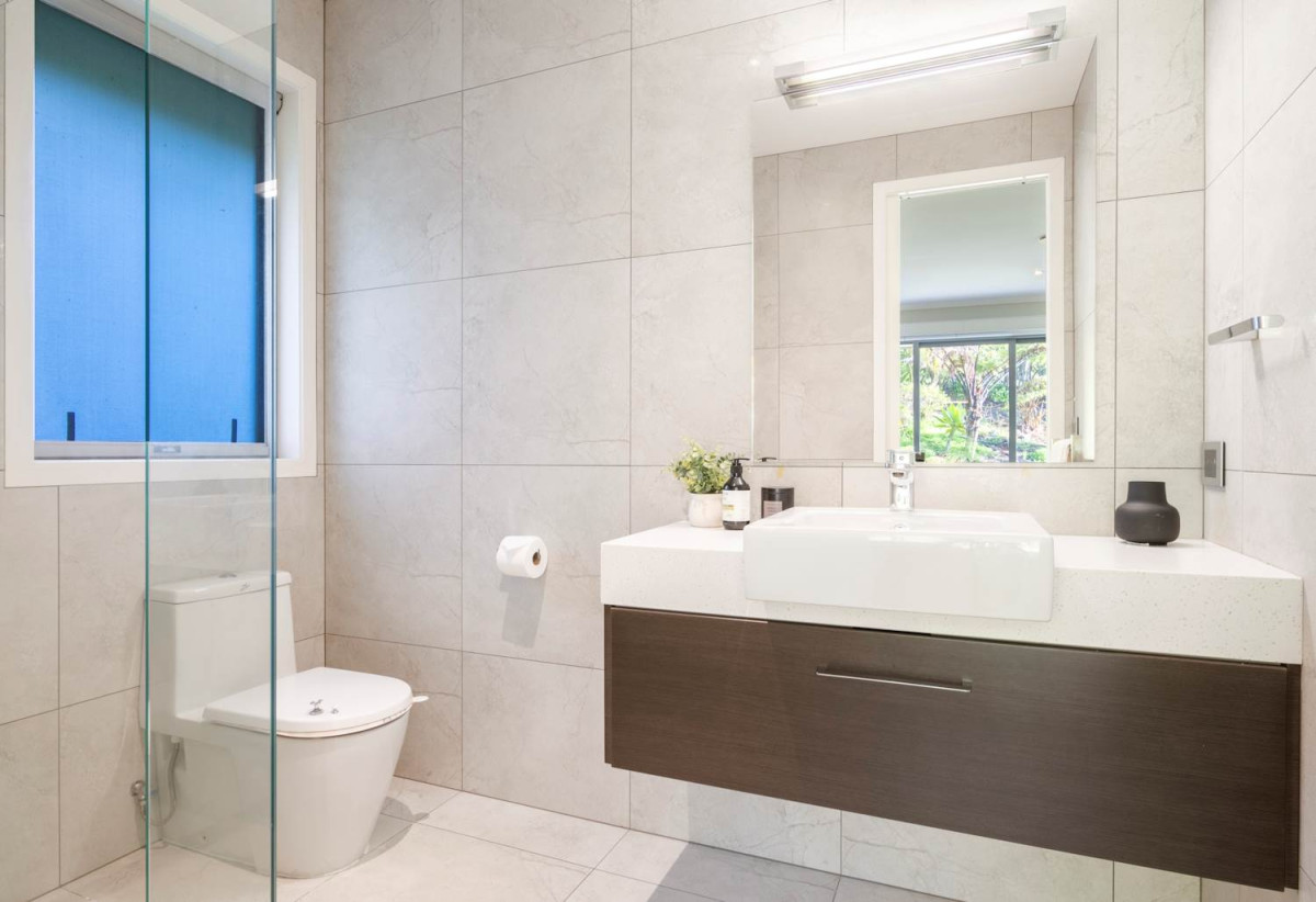 437m2 Resort – Style Luxury 6 beds 4 baths house with triple garage on 3542m2 section, just minutes from Albany, motorway access, and top schools including Kristin and Pinehurst Schools, Upper Harbour Primary School, Albany Junior and Senior High Schools, 30 Wicklam Lane, Greenhithe, Auckland