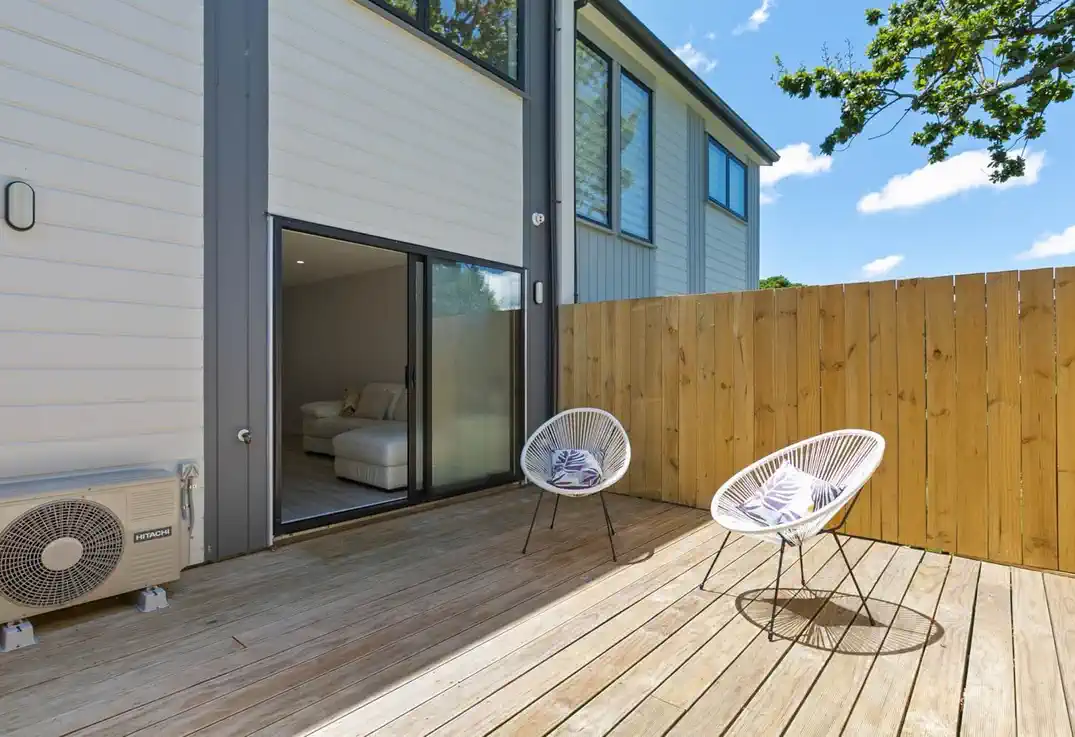 For rent, Brandnew 3 beds 2.5 baths townhouse with garage, Available on 10th June, 11 Shahkot Way, Papatoetoe, Auckland