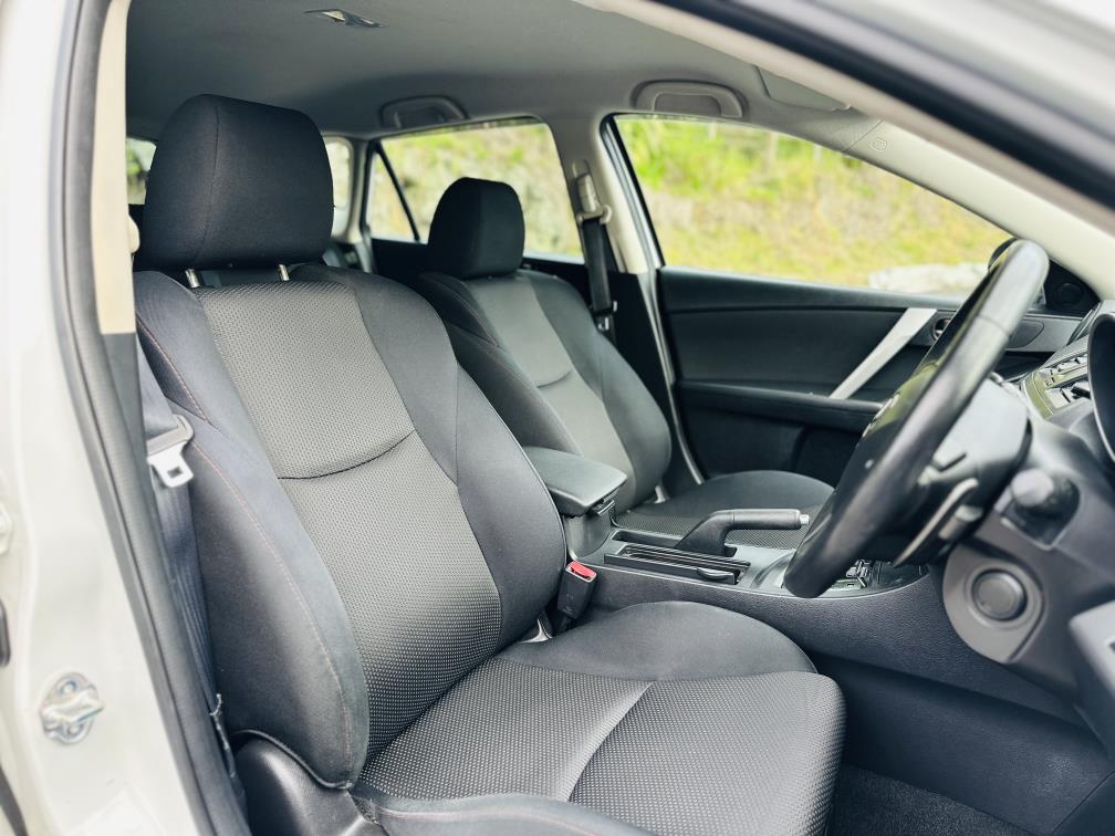 2013 Mazda Axela 20S SPORTS !! SKYACTIVE ENGINE !! Hatchback Tiptronic, 5 seats, New Import, Petrol, 2,000 cc, 65,727 km
