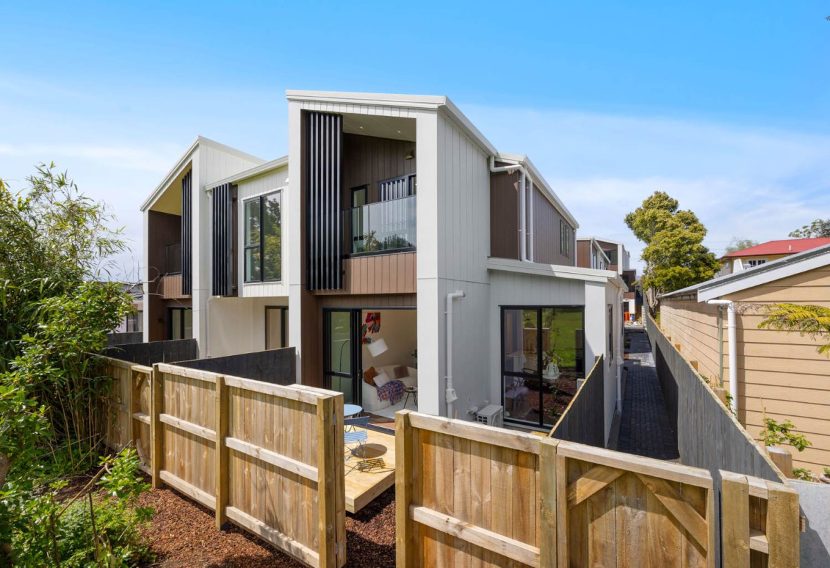 Stamford 10-Year Building Warranty, Next to a reserve, Brandnew freehold 3 beds 2 baths home with car park, close to schools, shops, 0.7 km to Don Buck School, 7/36 Woodside Road, Massey, Auckland