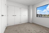 Urgent sale, Motivated vendor – bought for $869,000 in 2021, now asking $699,000 for a fast deal, Freehold 3 beds 2.5 baths home with car park, 3-minute walk to Westgate Shopping Centre, Quick access to SH16 motorway , 3/36 Westgate Drive, Westgate, Auckland