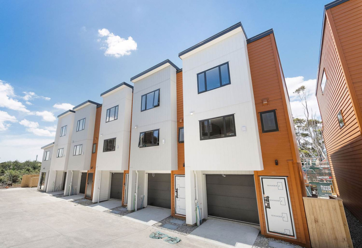 Stamford Building Warranty Insurance, Brandnew 3 beds (1 ensuite) + study room 2.5 baths home with garage, 1 ensuite ground floor, minutes from Massey University, Albany Basin, Albany Mall, parks, schools, motorway access, 0.3 km to Albany School, 0.6 km to Albany Senior High School, 2/145 Albany Highway, Albany, Auckland