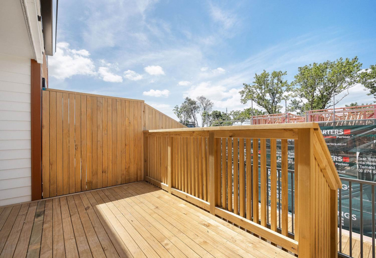 Stamford Building Warranty Insurance, Brandnew 3 beds (1 ensuite) + study room 2.5 baths home with garage, 1 ensuite ground floor, minutes from Massey University, Albany Basin, Albany Mall, parks, schools, motorway access, 0.3 km to Albany School, 0.6 km to Albany Senior High School, 2/145 Albany Highway, Albany, Auckland