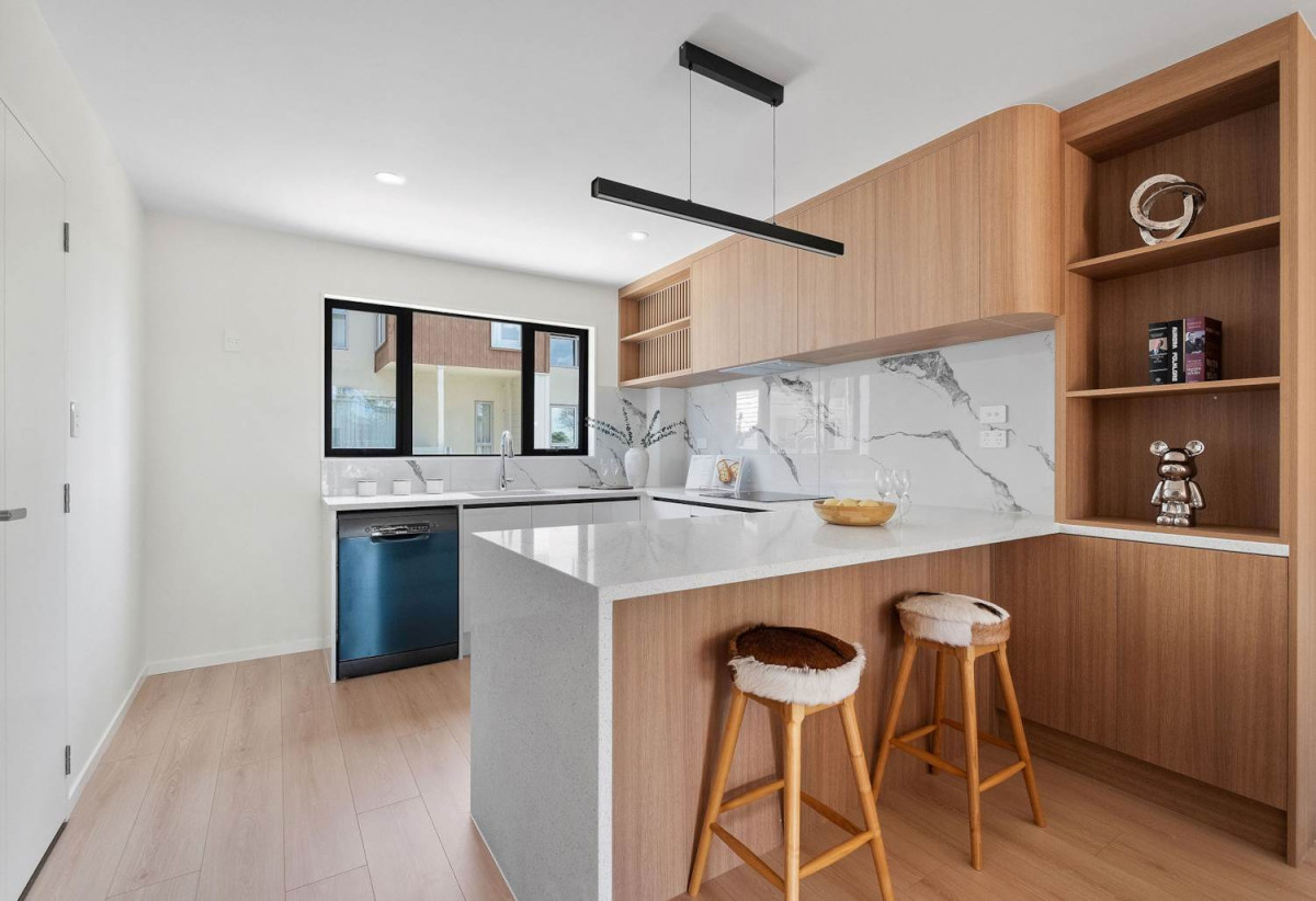 Stamford Building Warranty Insurance, Brandnew 3 beds (1 ensuite) + study room 2.5 baths home with garage, 1 ensuite ground floor, minutes from Massey University, Albany Basin, Albany Mall, parks, schools, motorway access, 0.3 km to Albany School, 0.6 km to Albany Senior High School, 2/145 Albany Highway, Albany, Auckland