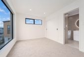 Motivated Owner, Bring Offers, Brandnew 3 beds 2.5 baths home with garage, move-in ready, just a 2-minute stroll to the coast, Easy access to supermarkets, cafés, schools, and public transport. 0.8 km to Scott Point School, 31-33 Turret Lane, Hobsonville, Auckland