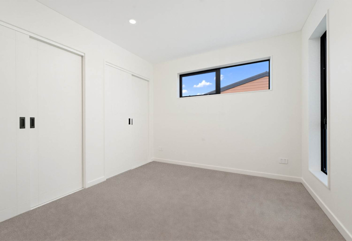 Motivated Owner, Bring Offers, Brandnew 3 beds 2.5 baths home with garage, move-in ready, just a 2-minute stroll to the coast, Easy access to supermarkets, cafés, schools, and public transport. 0.8 km to Scott Point School, 31 Turret Lane, Hobsonville, Auckland