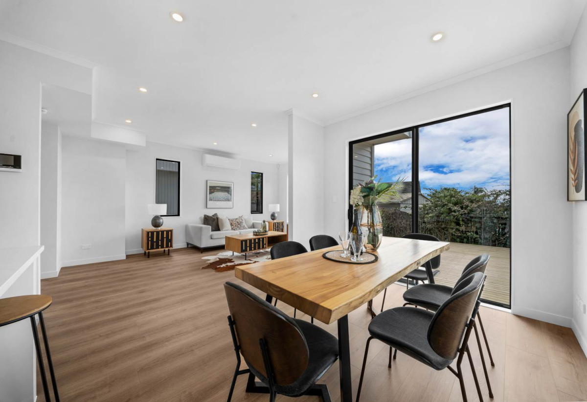 10 Year Master Build Guarantee, Brandnew standalone 3 beds 2.5 baths home with garage, move-in ready, Current CV Lots 3 & 4, $1,000,000. Lot 1 CV $1,050,000, close to schools, beaches, High Park shopping centre, 0.4 km to Macleans Primary School, Lots 1-4/110 Hutchinsons Road, Bucklands Beach, Auckland
