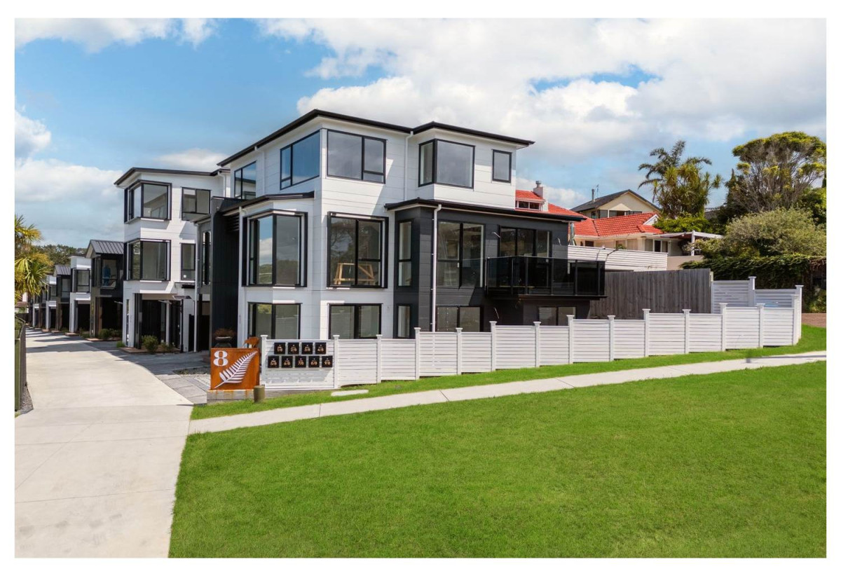Rangitoto College and Double Westlake school zone, 155m2 Brandnew standalone 4 beds 2.5 baths home with garage , minutes from the stunning Campbells Bay Beach, local cafés, parks, and coastal walkways, schools, 0.8 km to Campbells Bay School, 4/8 Park Rise, Campbells Bay, Auckland