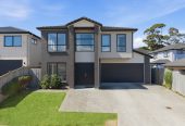 2 Kitchens, 338m2 7 beds ( 3 ensuites) 5.5 baths house with double garage and 2-beds granny on 431m2 section, close to schools, Ormiston shopping centre, 0.6 km to Te Uho o Te Nikau Primary School, 1.7 km to Ormiston Junior College and Ormiston Senior College, 16 Hermes Road, Flat Bush, Auckland