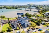 Brandnew 3 beds + study room 2.5 baths home with garage, minutes to Pakuranga shopping centre, schools, 0.2 km to Riverina School, 1.5 km to Pakuranga Intermediate, 5/39 Millen Avenue, Pakuranga, Auckland