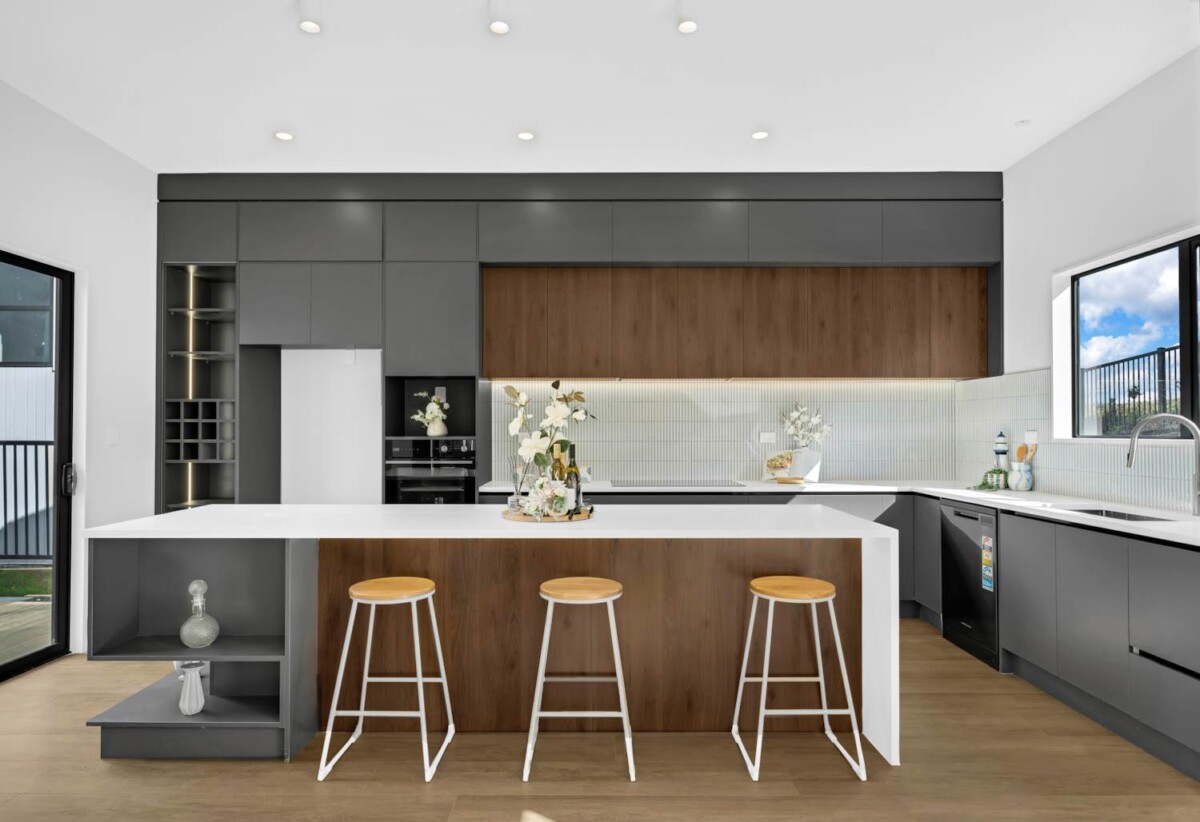 2 Kitchens, Brandnew 5 beds (3 ensuites) 4.5 baths house with double garage, 1 ensuite ground floor, close to Beachlands shopping centre, reserve, beach, school, 17 Kanae Drive, Beachlands, Auckland