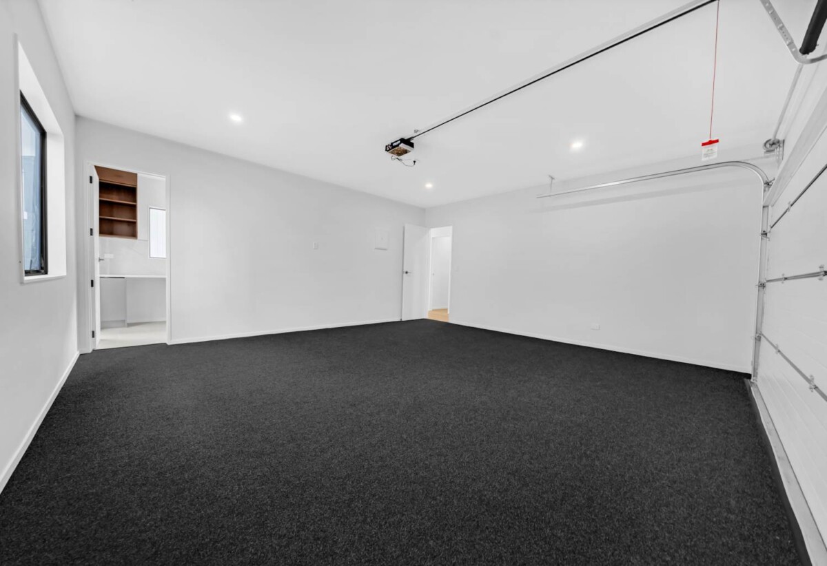 2 Kitchens, Brandnew 5 beds (3 ensuites) 4.5 baths house with double garage, 1 ensuite ground floor, close to Beachlands shopping centre, reserve, beach, school, 17 Kanae Drive, Beachlands, Auckland