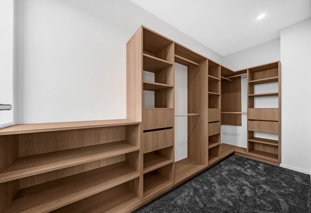 2 Kitchens, Brandnew 5 beds (3 ensuites) 4.5 baths house with double garage, 1 ensuite ground floor, close to Beachlands shopping centre, reserve, beach, school, 17 Kanae Drive, Beachlands, Auckland