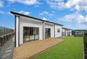 2 Kitchens, Brandnew 5 beds (3 ensuites) 4.5 baths house with double garage, 1 ensuite ground floor, close to Beachlands shopping centre, reserve, beach, school, 17 Kanae Drive, Beachlands, Auckland