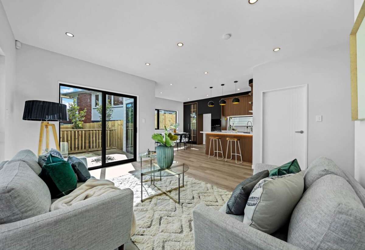 Brandnew standalone 4 beds 2.5 baths house with garage, close to schools, shops, supermarkets, motorway access, 0.5 km to New Windsor School, 12A Hillview Avenue, New Windsor, Auckland