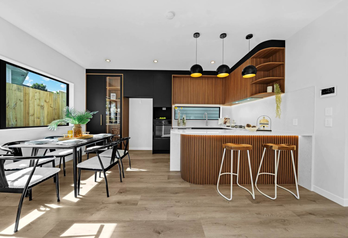 Brandnew standalone 5 beds (1ensuite) 2.5 baths house with garage, close to schools, shops, supermarkets, motorway access, 0.5 km to New Windsor School, 12B Hillview Avenue, New Windsor, Auckland