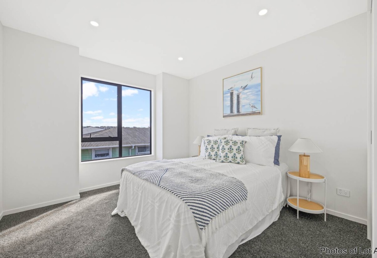 Brandnew standalone 5 beds 4 baths home with garage, 1 bed 1 bath ground floor, close to schools, shops, parks, golf club, 0.1 km to Marshall Laing School, 0.5 km to Lynfield College, 2.1 km to Blockhouse Bay Intermediate, Lot 3/34 Kimberhall Avenue, Mt Roskill, Auckland