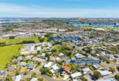 Brandnew 4 beds (2 ensuites) 3.5 baths Duplex home with car park and 2 beds granny, walking distance to schools, Pakuranga plaza, 0.2 km to Pakuranga Intermediate, 0.4 km to Pakuranga Heights School, 22B Elizabeth Street, Pakuranga Heights, Auckland