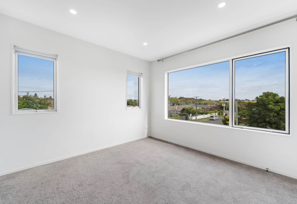 3 beds (3 ensuites) 3.5 baths home with garage, 1 ensuite ground floor, minutes from schools, Pak’nSave, local cafés, train stations, bus routes, and motorway access, 0.6 km to Owairaka District School, 28A Ennismore Road, Mt Albert, Auckland