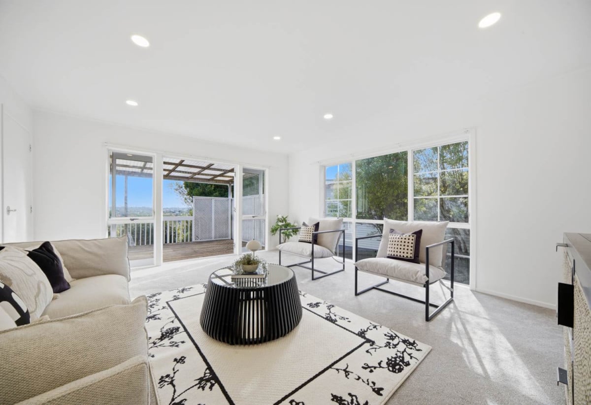 Double Westlake school zone, 3 beds 1 bath house with swimming pool on 812m2 section, zoned for Westlake Boys High School and Westlake Girls High School, and within easy reach of Sunnybrae Primary School, close to shopping centres, motorway access, 108 Coronation Road, Hillcrest, Auckland