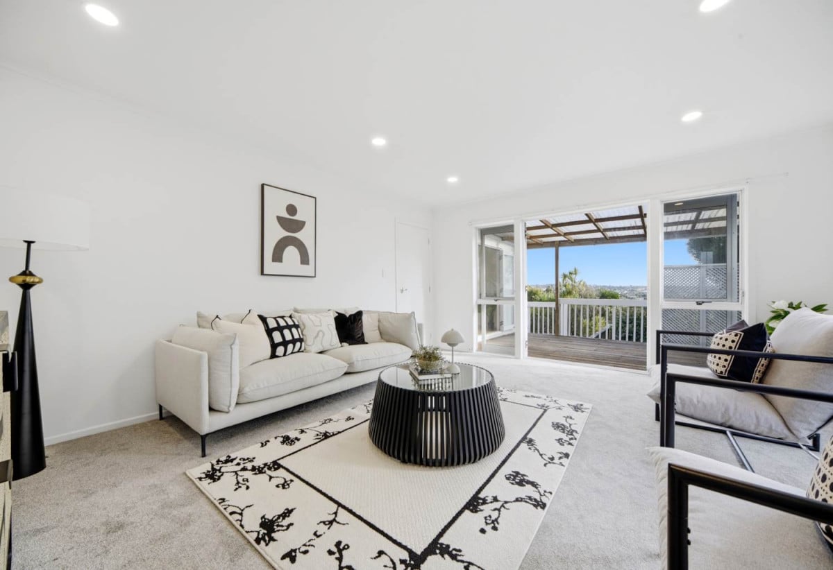 Double Westlake school zone, 3 beds 1 bath house with swimming pool on 812m2 section, zoned for Westlake Boys High School and Westlake Girls High School, and within easy reach of Sunnybrae Primary School, close to shopping centres, motorway access, 108 Coronation Road, Hillcrest, Auckland