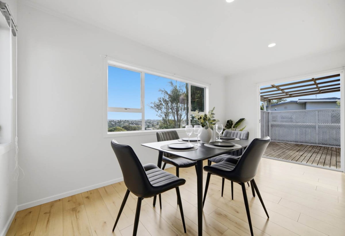 Double Westlake school zone, 3 beds 1 bath house with swimming pool on 812m2 section, zoned for Westlake Boys High School and Westlake Girls High School, and within easy reach of Sunnybrae Primary School, close to shopping centres, motorway access, 108 Coronation Road, Hillcrest, Auckland