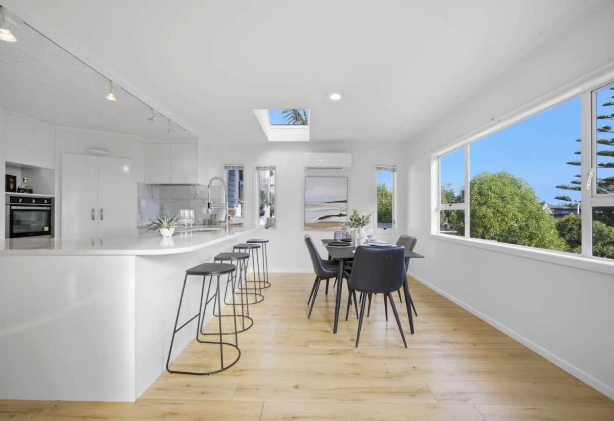 Double Westlake school zone, 3 beds 1 bath house with swimming pool on 812m2 section, zoned for Westlake Boys High School and Westlake Girls High School, and within easy reach of Sunnybrae Primary School, close to shopping centres, motorway access, 108 Coronation Road, Hillcrest, Auckland