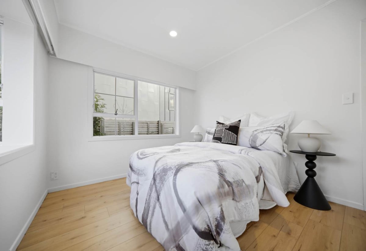 Double Westlake school zone, 3 beds 1 bath house with swimming pool on 812m2 section, zoned for Westlake Boys High School and Westlake Girls High School, and within easy reach of Sunnybrae Primary School, close to shopping centres, motorway access, 108 Coronation Road, Hillcrest, Auckland