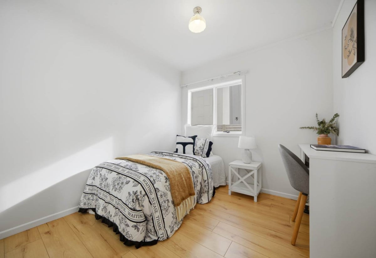 Double Westlake school zone, 3 beds 1 bath house with swimming pool on 812m2 section, zoned for Westlake Boys High School and Westlake Girls High School, and within easy reach of Sunnybrae Primary School, close to shopping centres, motorway access, 108 Coronation Road, Hillcrest, Auckland