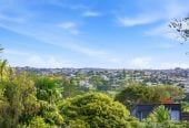 Double Westlake school zone, 3 beds 1 bath house with swimming pool on 812m2 section, zoned for Westlake Boys High School and Westlake Girls High School, and within easy reach of Sunnybrae Primary School, close to shopping centres, motorway access, 108 Coronation Road, Hillcrest, Auckland